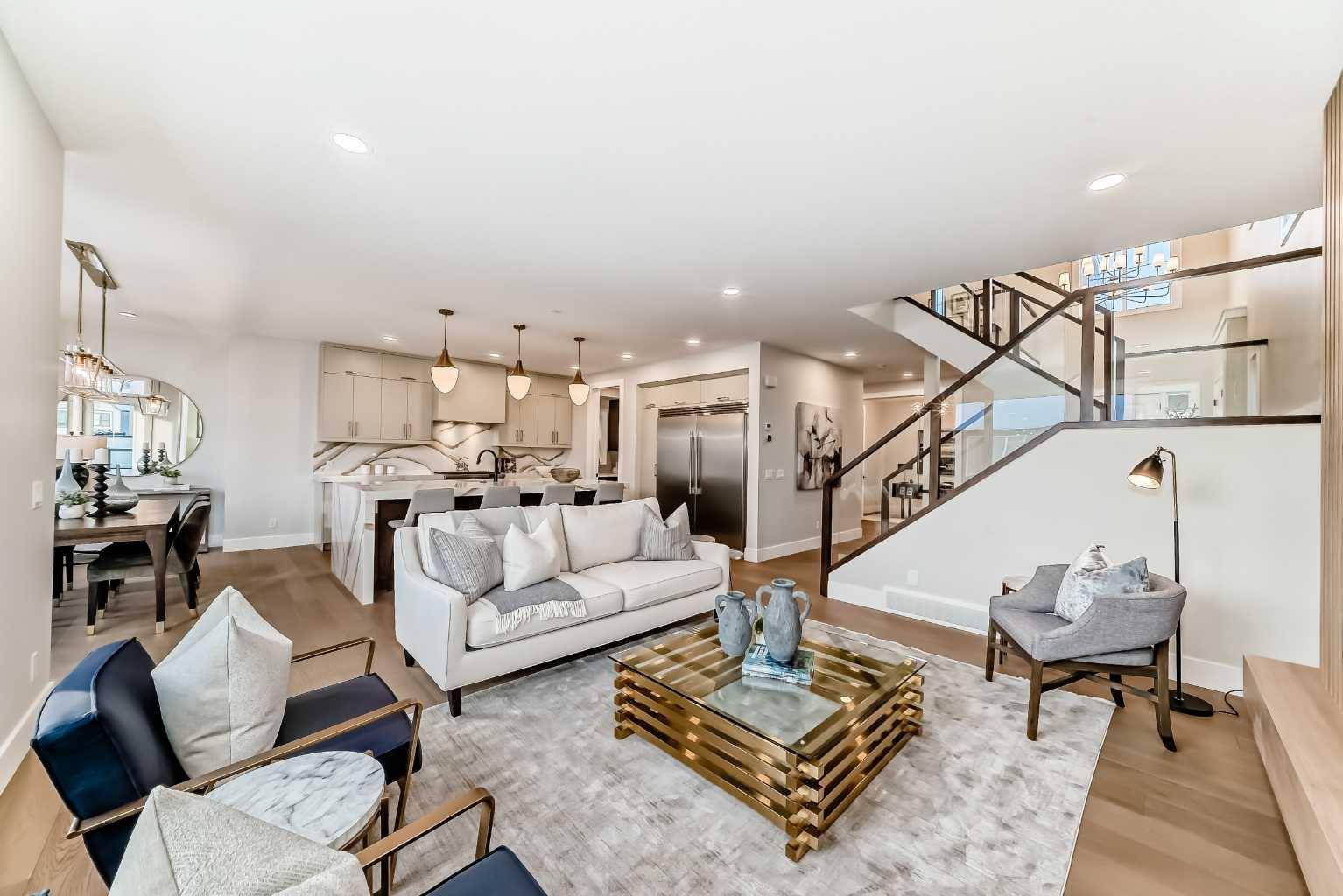 386 Spring Creek CIR SW, Calgary, AB T3H 6G4