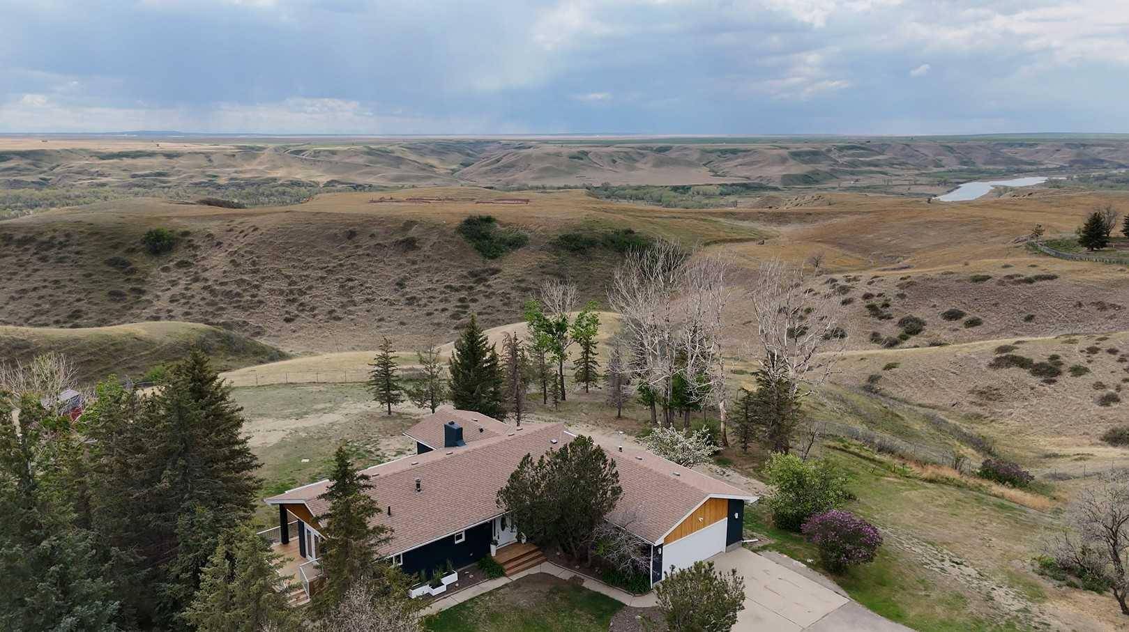 10 Sunset CRES West, Rural Lethbridge County, AB T1J 5S1