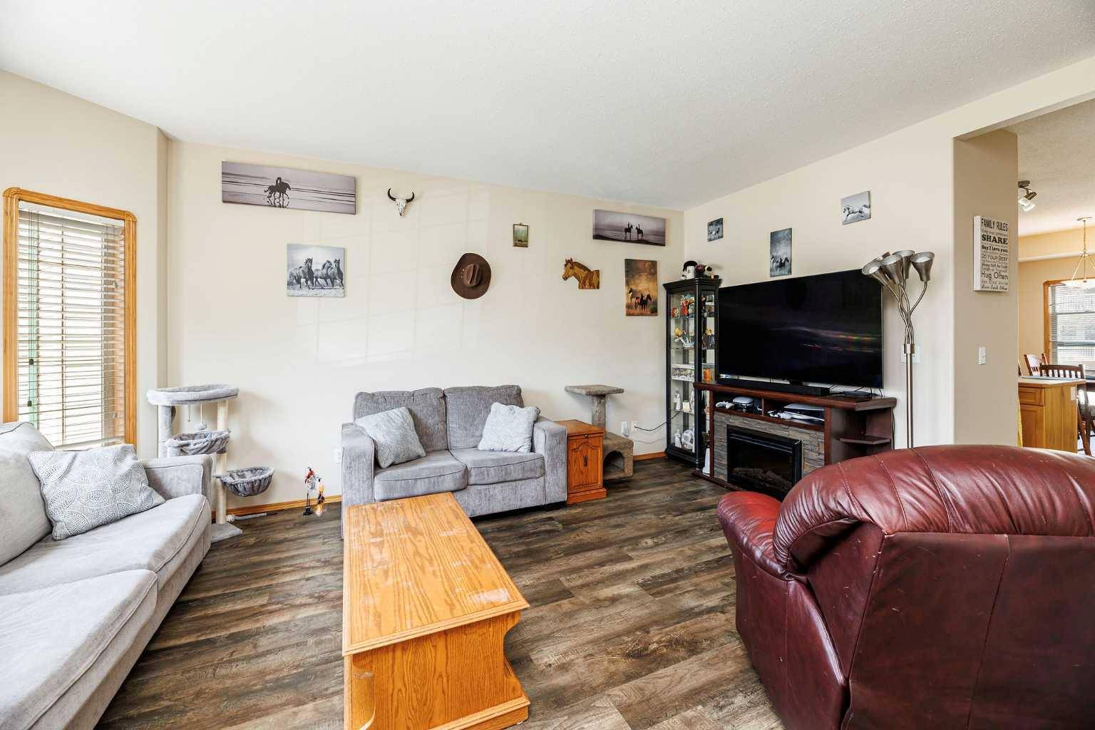 Red Deer, AB T4R 2Y3,57 Abel Close