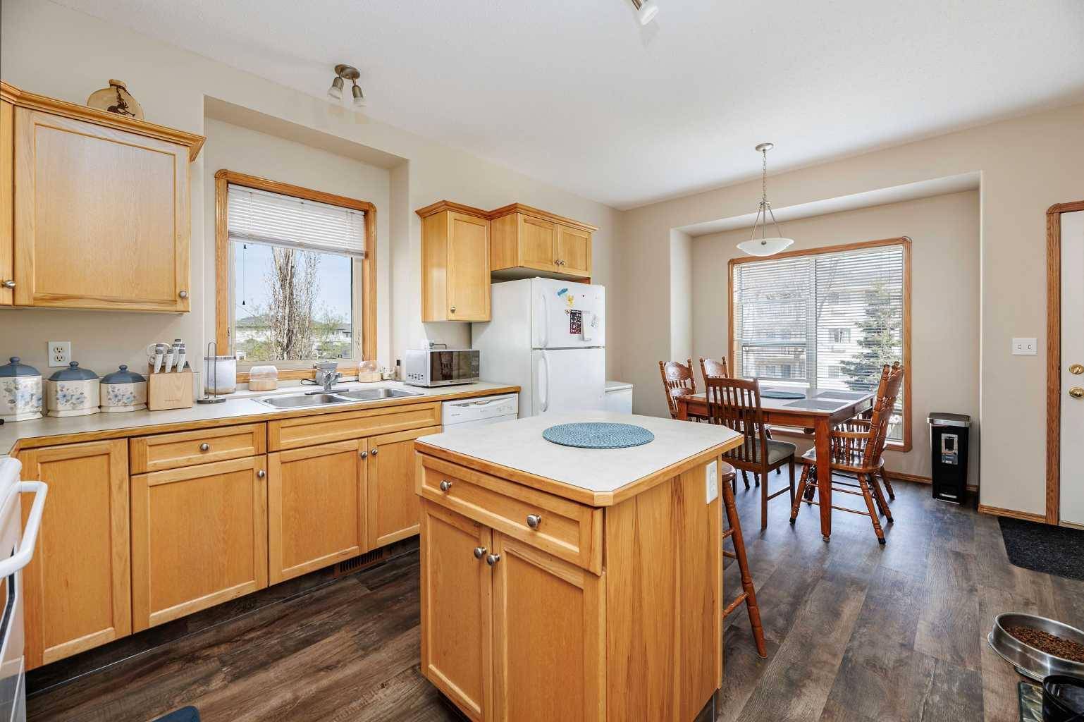 Red Deer, AB T4R 2Y3,57 Abel Close