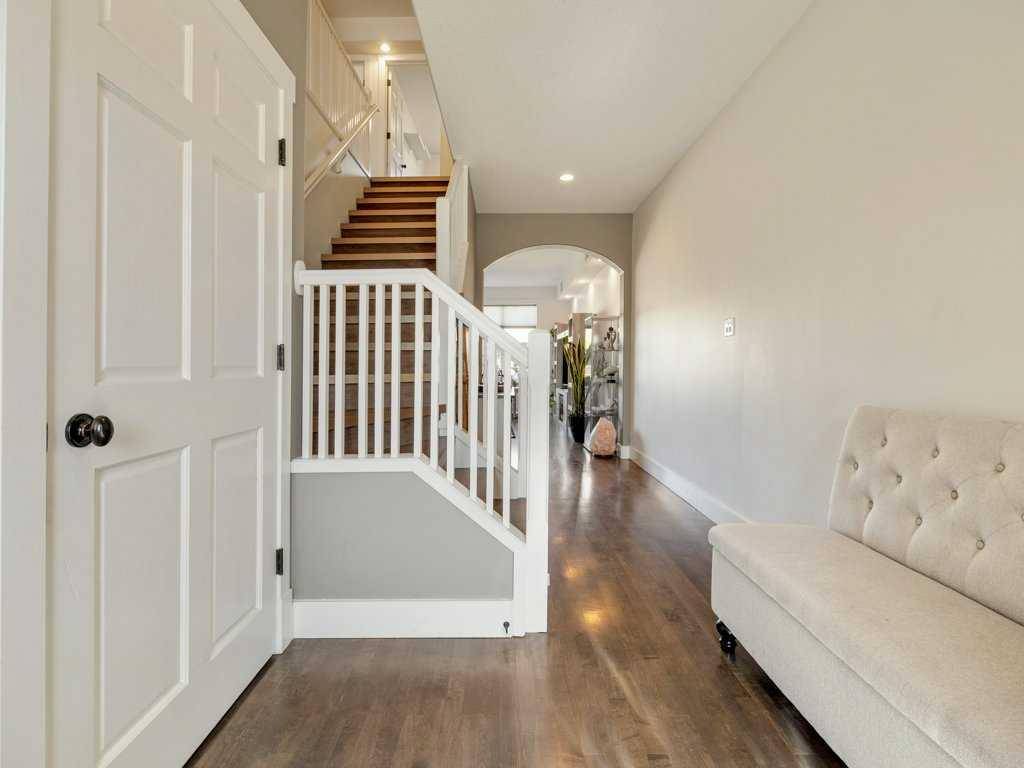 Lethbridge, AB T1K 6V2,369 Canyon BLVD West #3