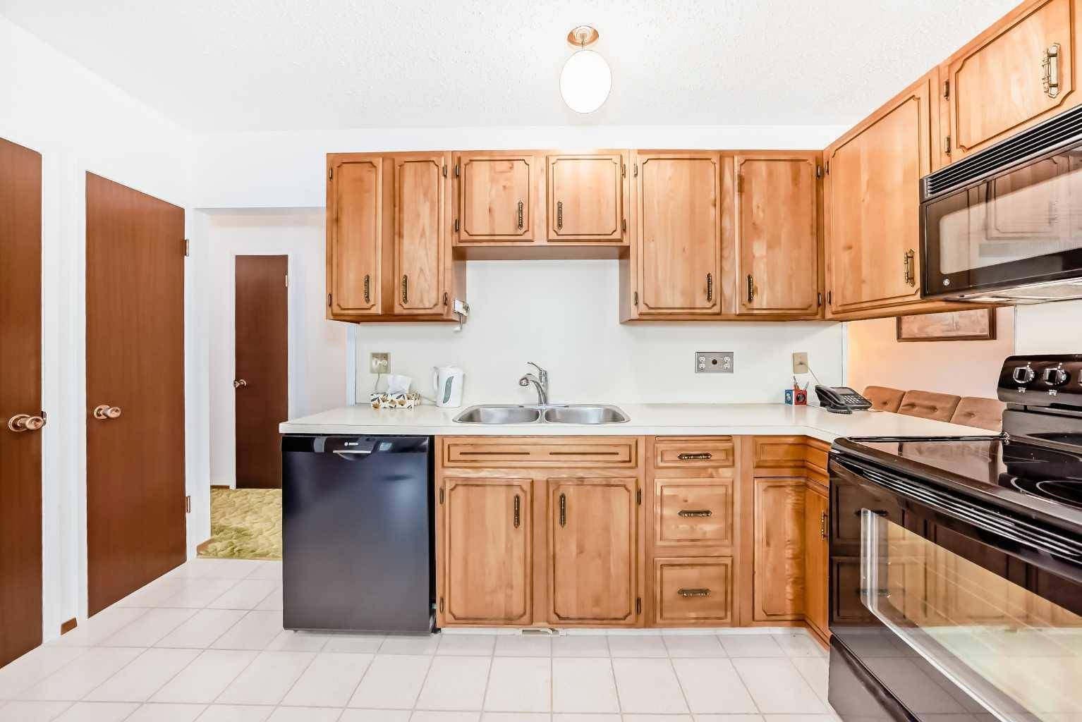 Calgary, AB T3A 0S8,4915 48 ST NW