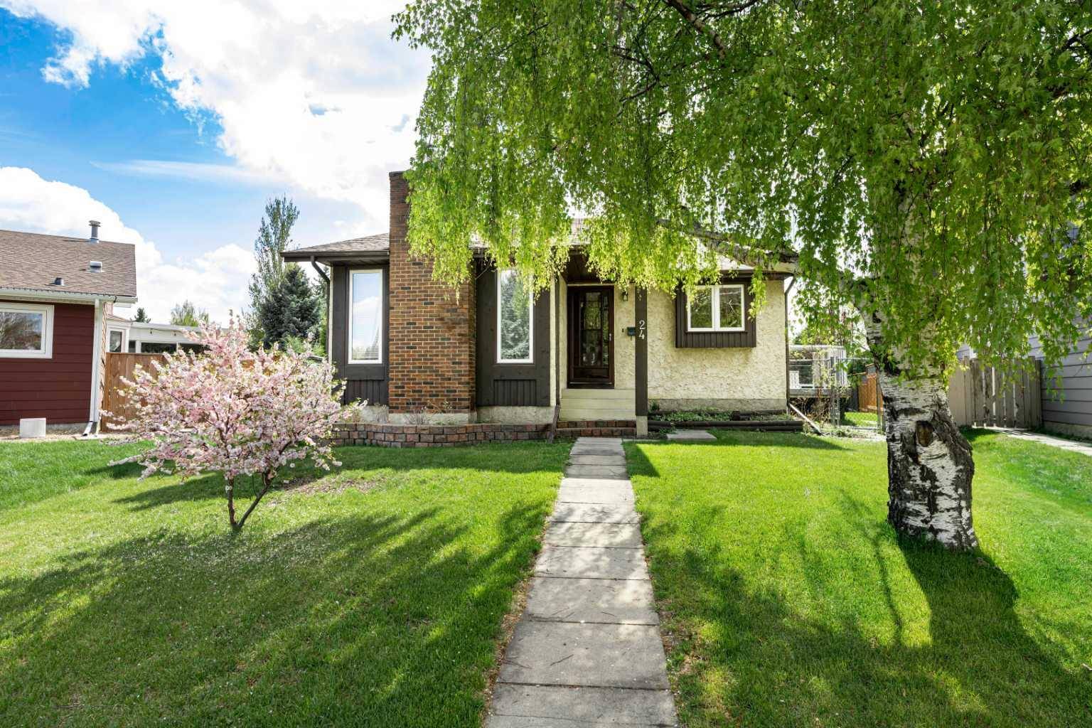 24 Caswell Close, Red Deer, AB T4P 2T6