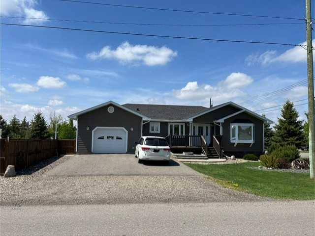 405 10 AVE West, Barnwell, AB T0K 0B0