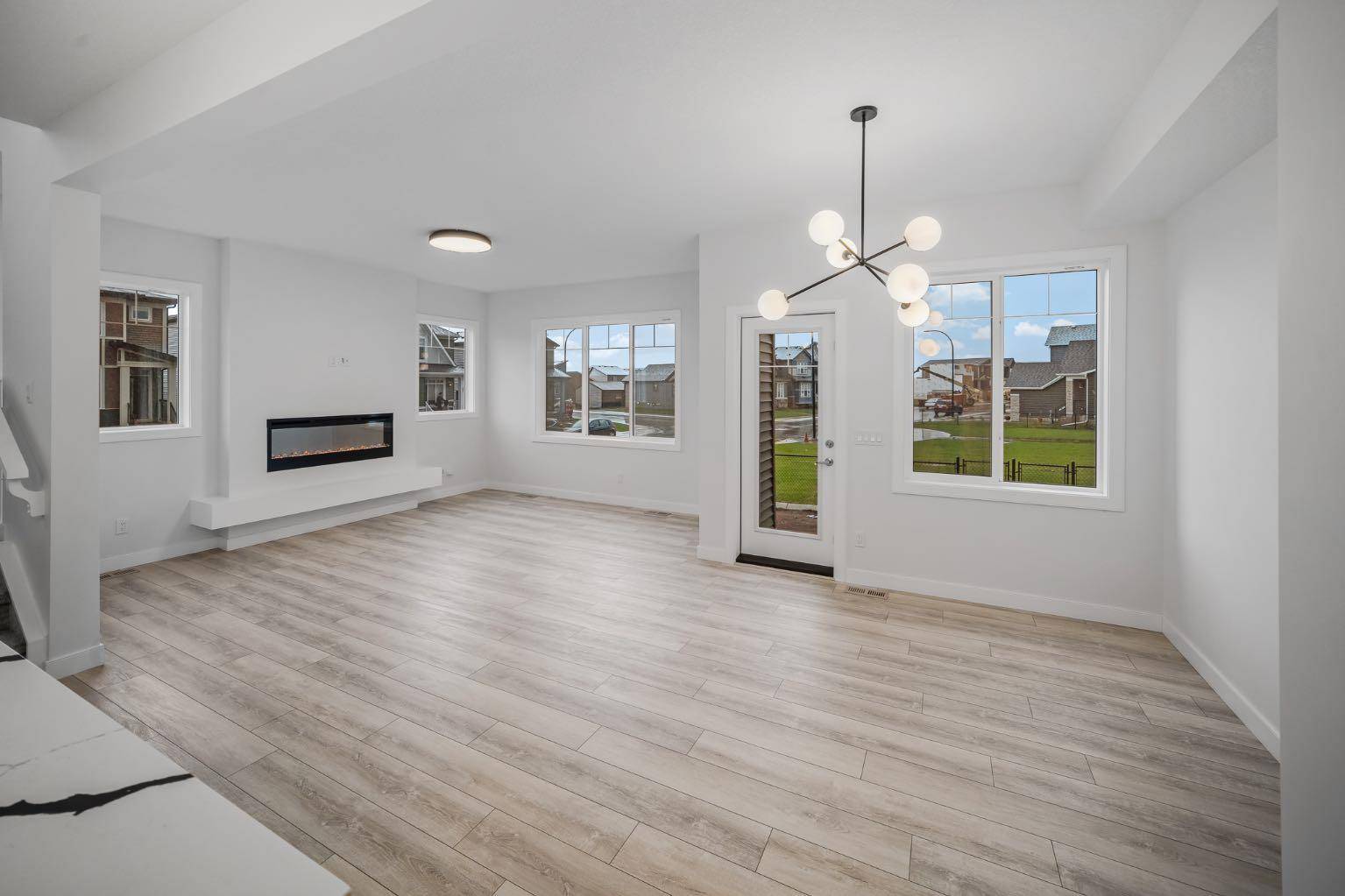 Calgary, AB T2X 5T7,252 Belmont PARK SW