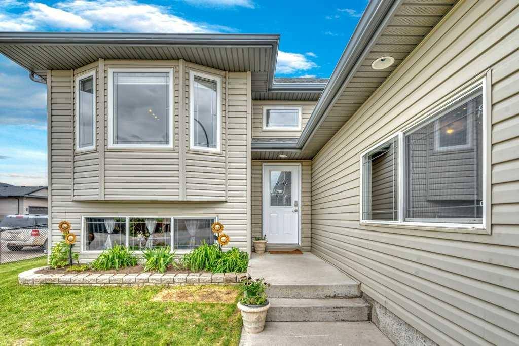 Strathmore, AB T1P 0A3,135 Hillcrest BLVD