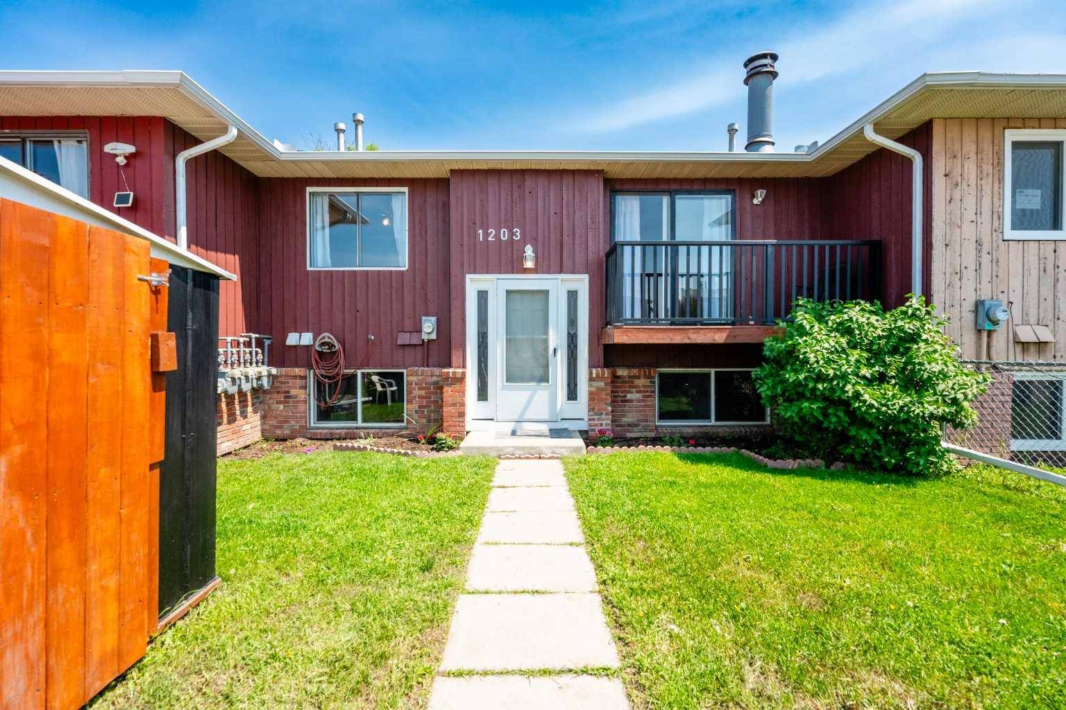 1203 44 ST Southeast #E, Calgary, AB T2A5E6