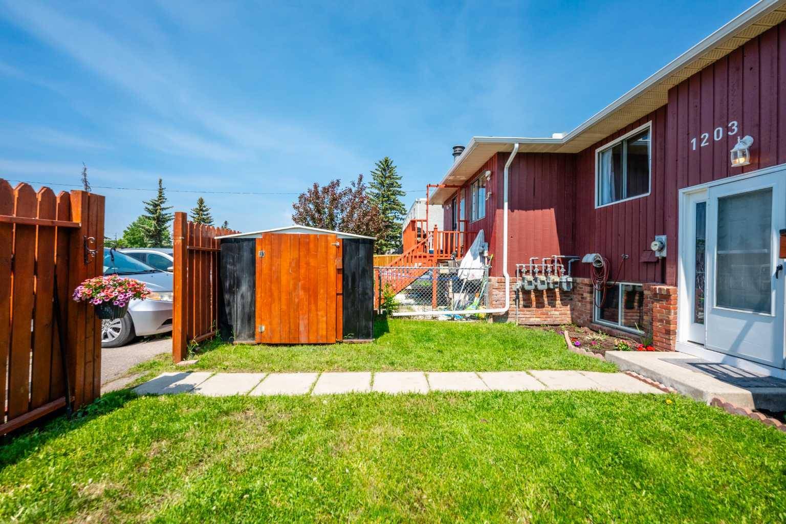 Calgary, AB T2A5E6,1203 44 ST Southeast #E