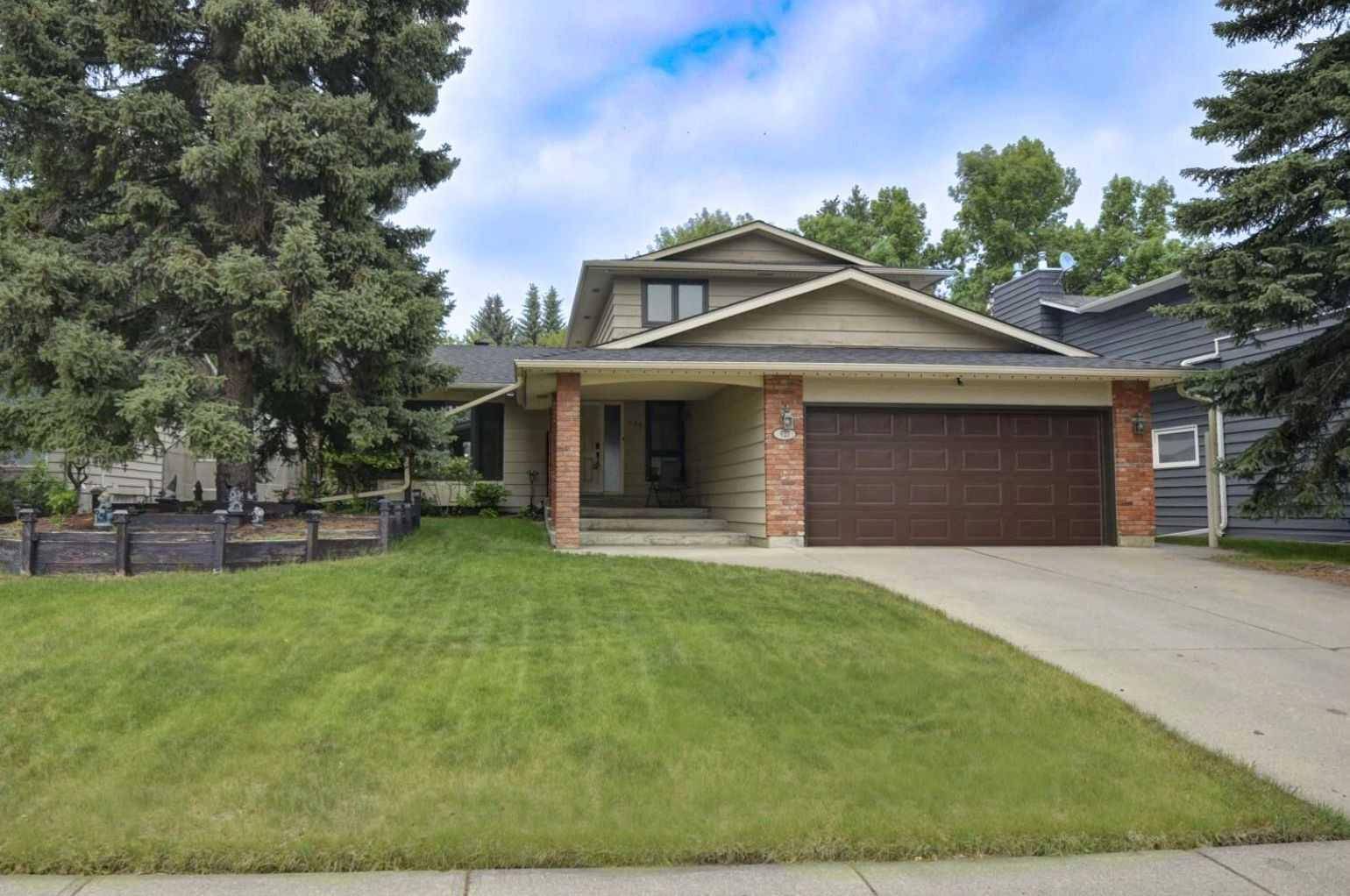623 Lake Simcoe Close SE, Calgary, AB T2J 5H7