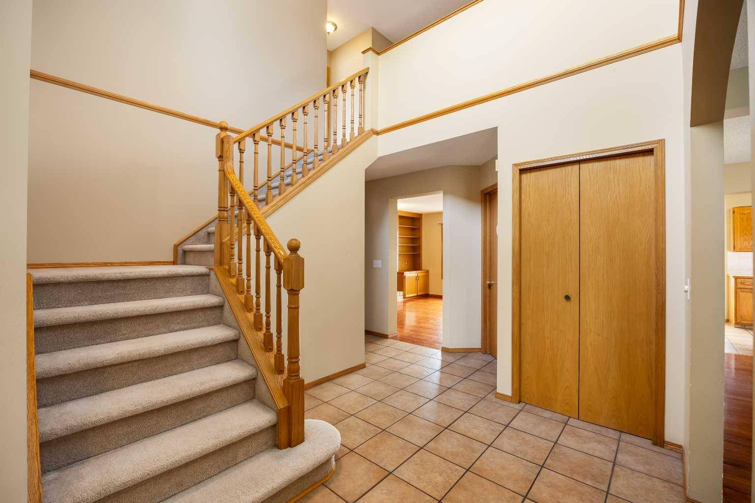 Calgary, AB T3G 3R6,132 Hawkland CIR Northwest