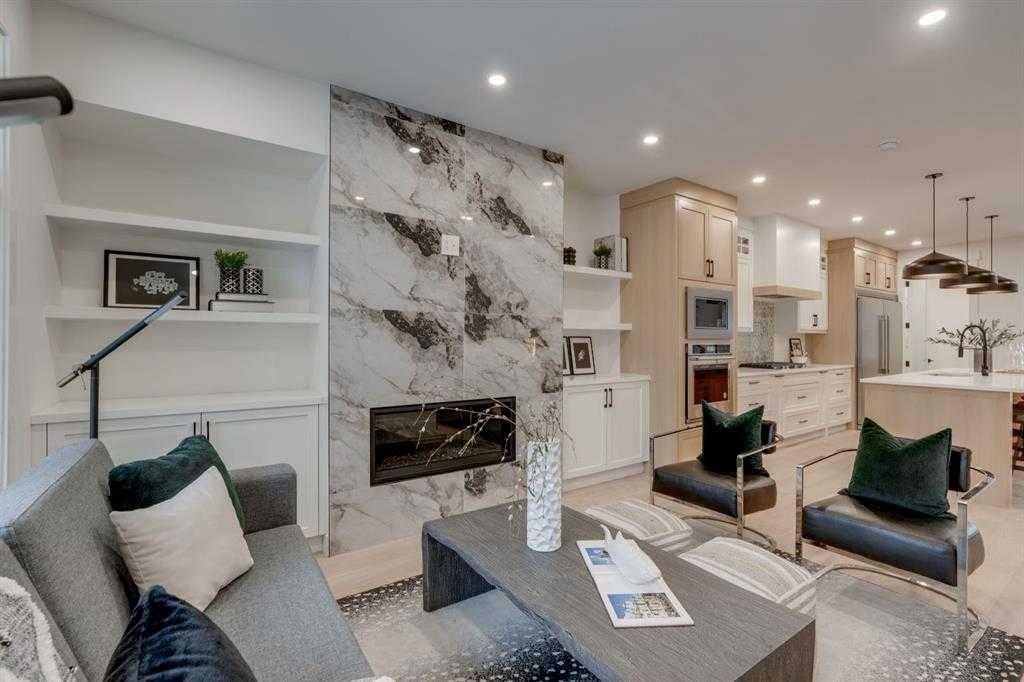 Calgary, AB T3E 2Y5,2812 35 ST Southwest