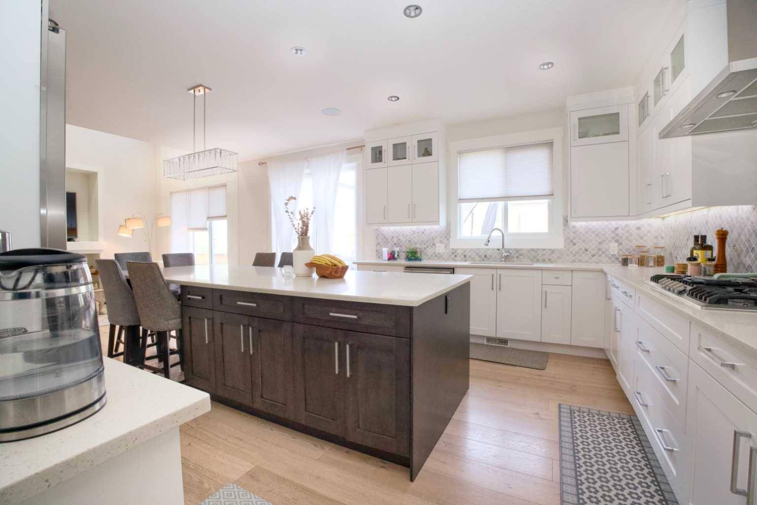 Chestermere, AB T1X 1Y1,142 kinniburgh CRES