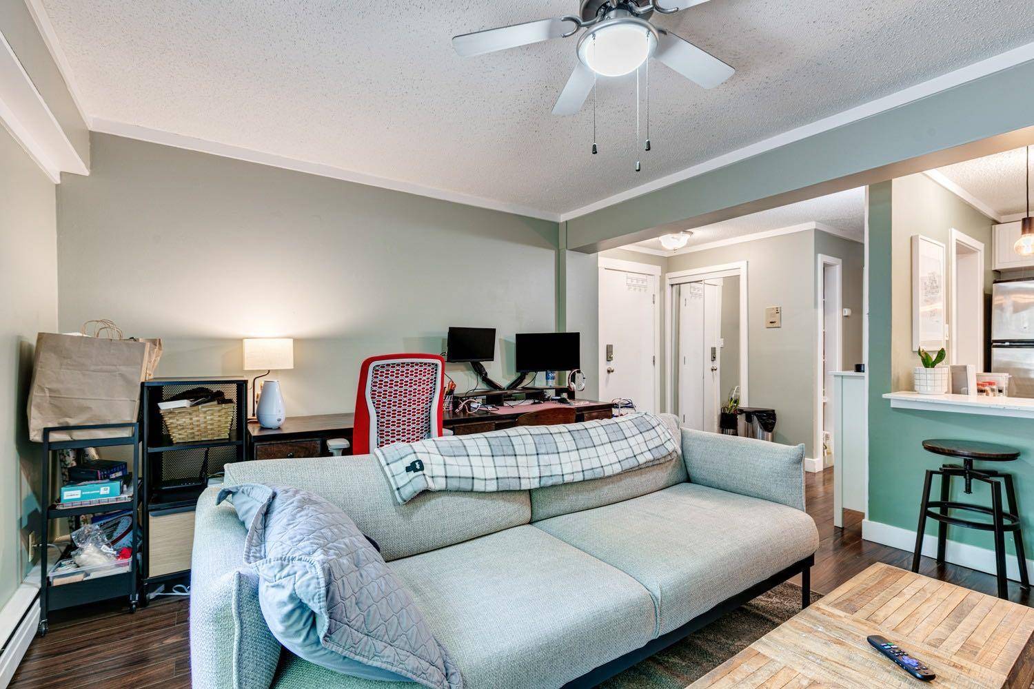 Calgary, AB T2T 3N1,1717 12 ST Southwest #203