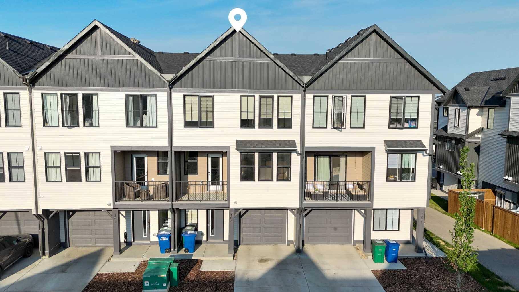 763 South Point Heath Southwest, Airdrie, AB T4B 5H7