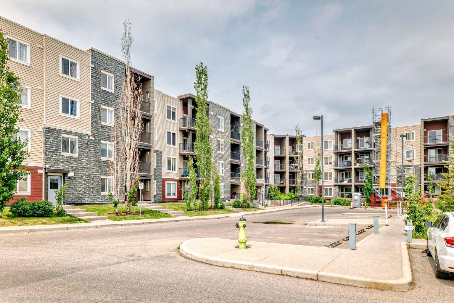 195 Kincora Glen RD NW #220, Calgary, AB T3R 0S3