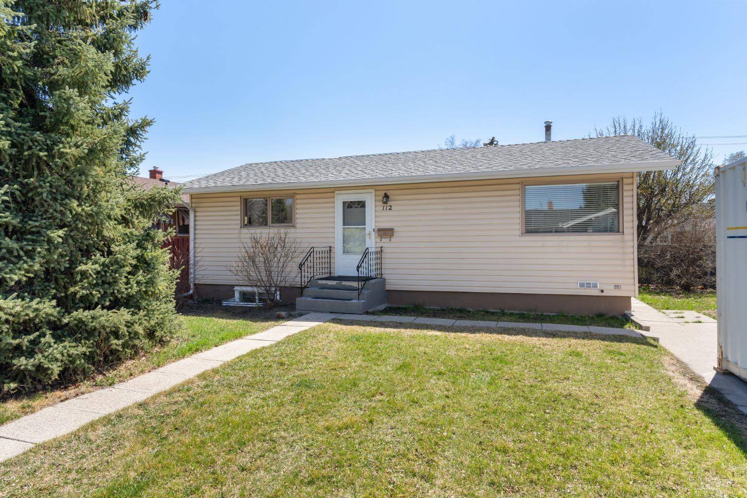 112 Fairview CRES Southeast, Calgary, AB T2H 0Z6