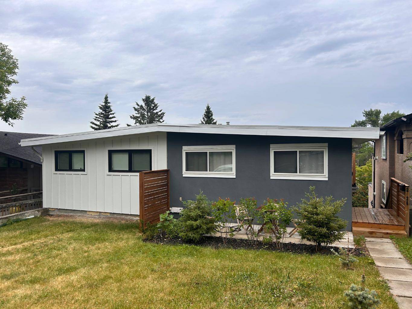 Calgary, AB T2T 4W2,2126 18A ST SW