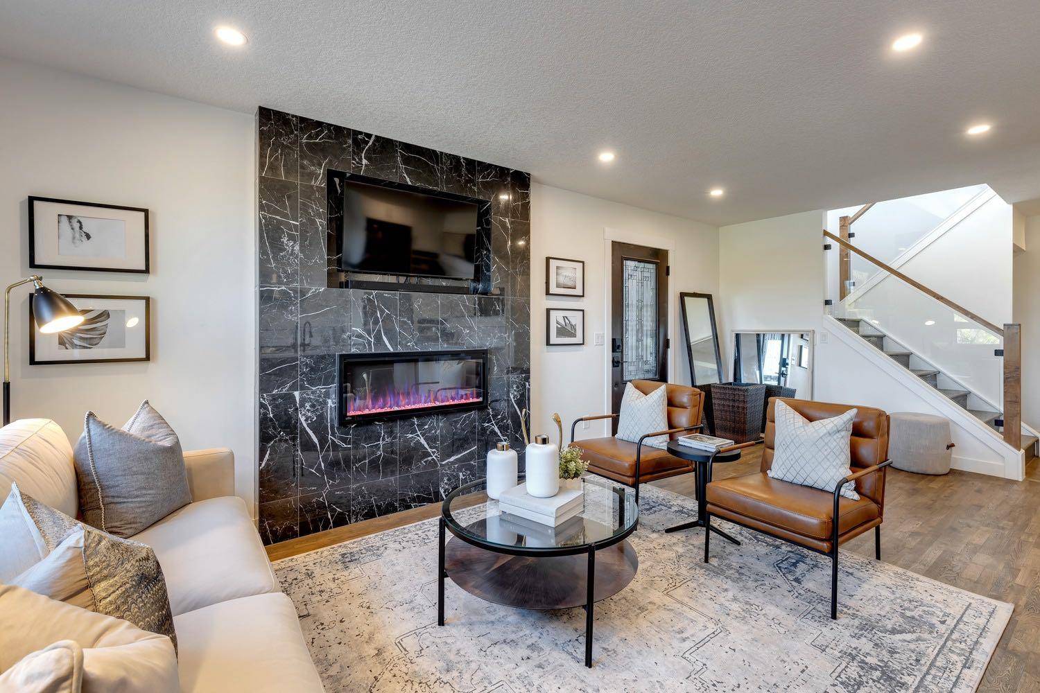 Calgary, AB T2T 4W2,2126 18A ST SW