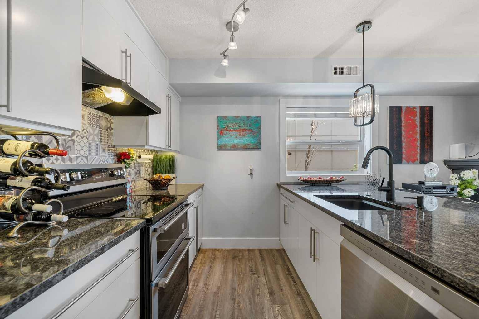 Calgary, AB T2T 2C5,2111 34 AVE Southwest #201