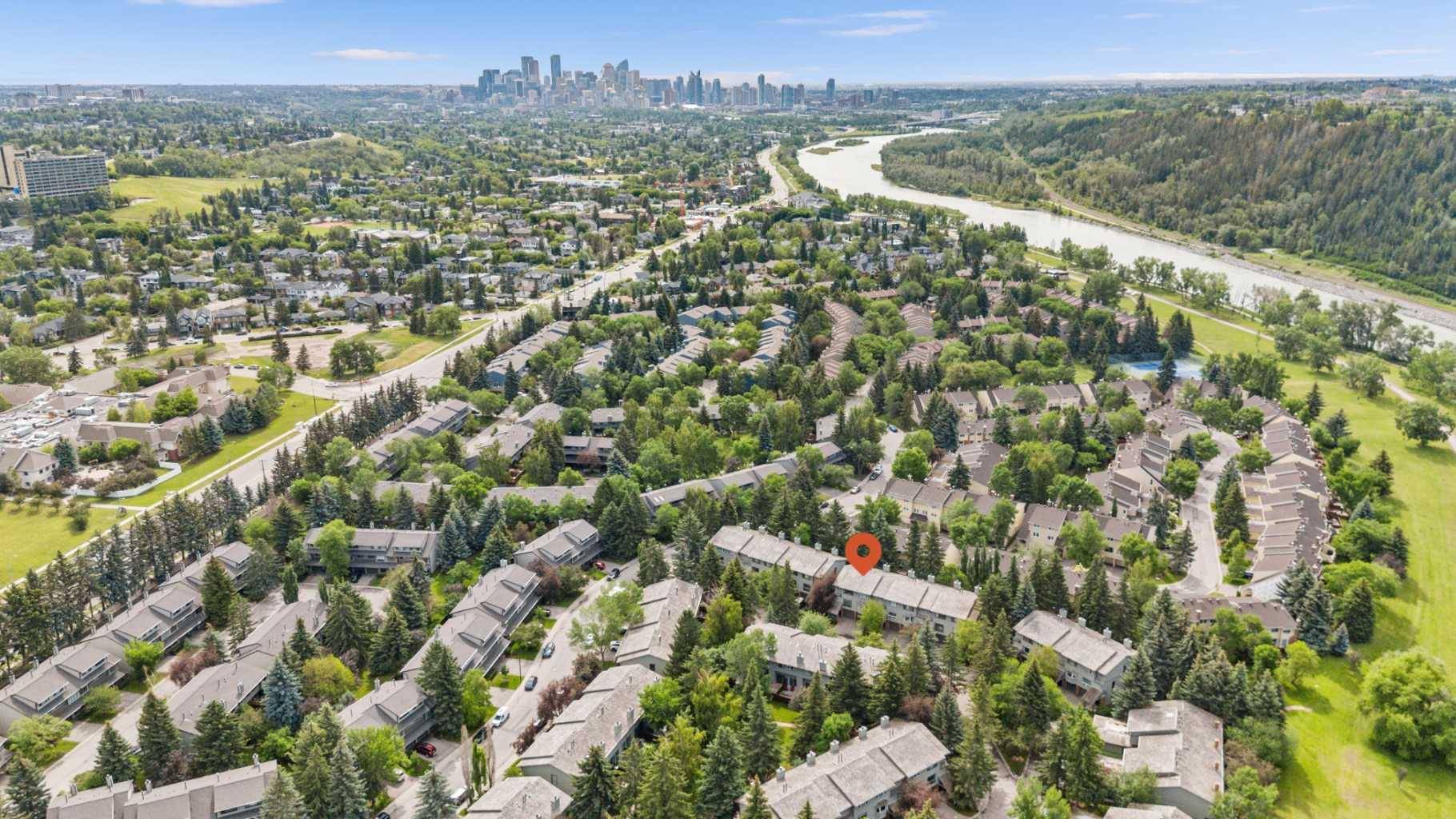 Calgary, AB T3B 5C5,514 Point Mckay GRV Northwest
