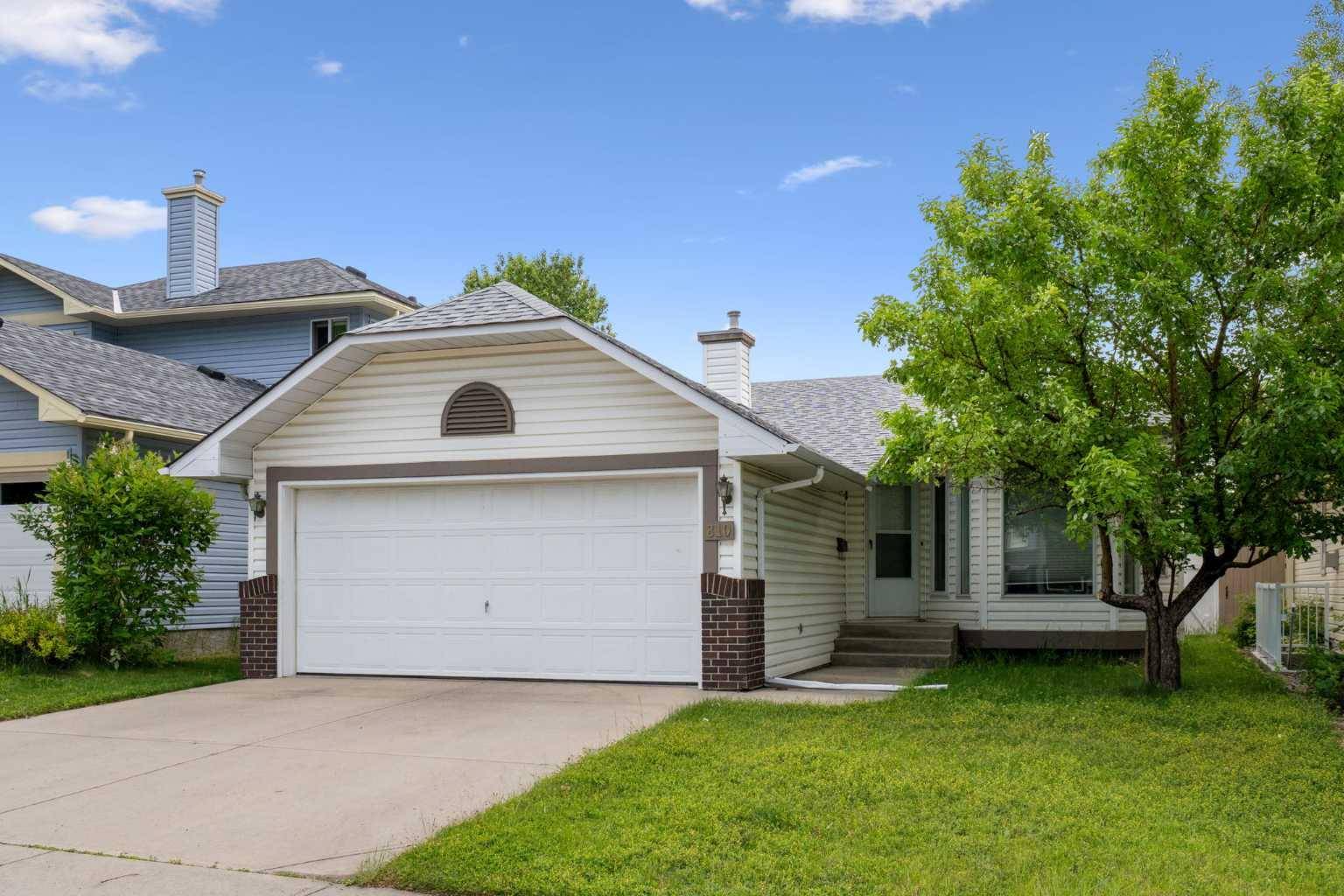 810 Coventry DR NE, Calgary, AB T3K 4G2