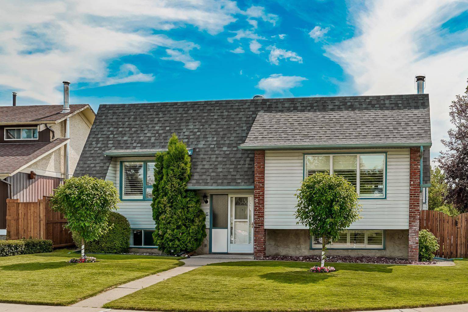 Calgary, AB T2J5C9,406 queensland PL SE
