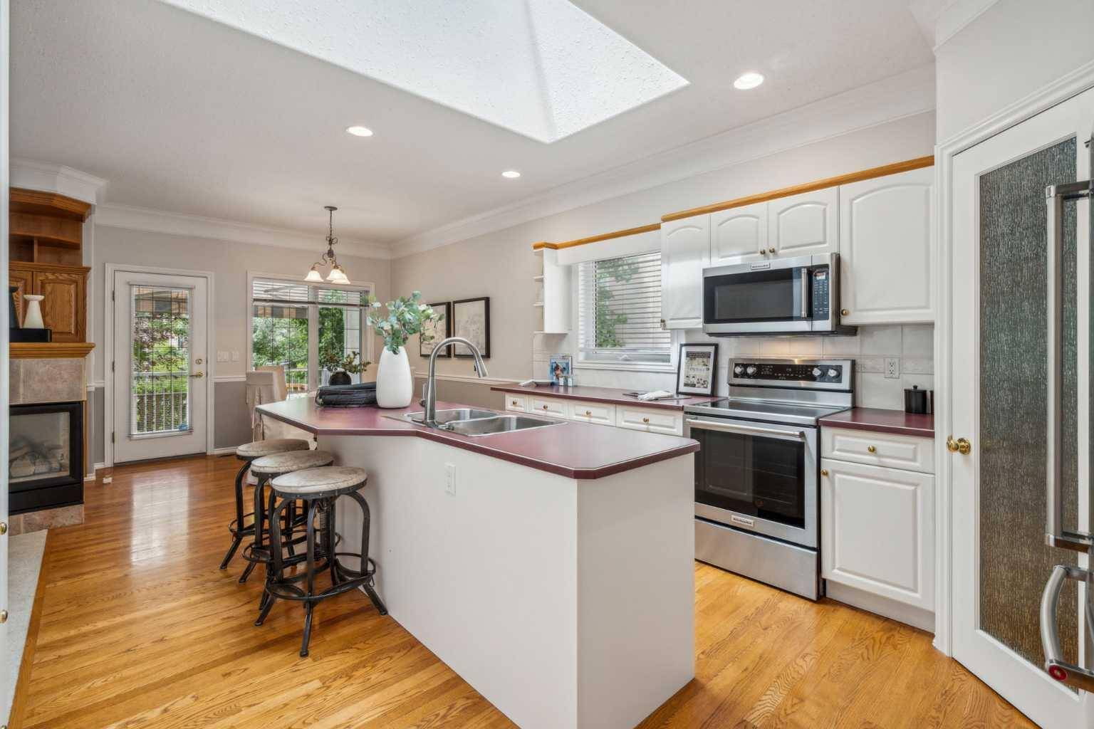 Calgary, AB T2Y 3K8,84 Evergreen WAY Southwest