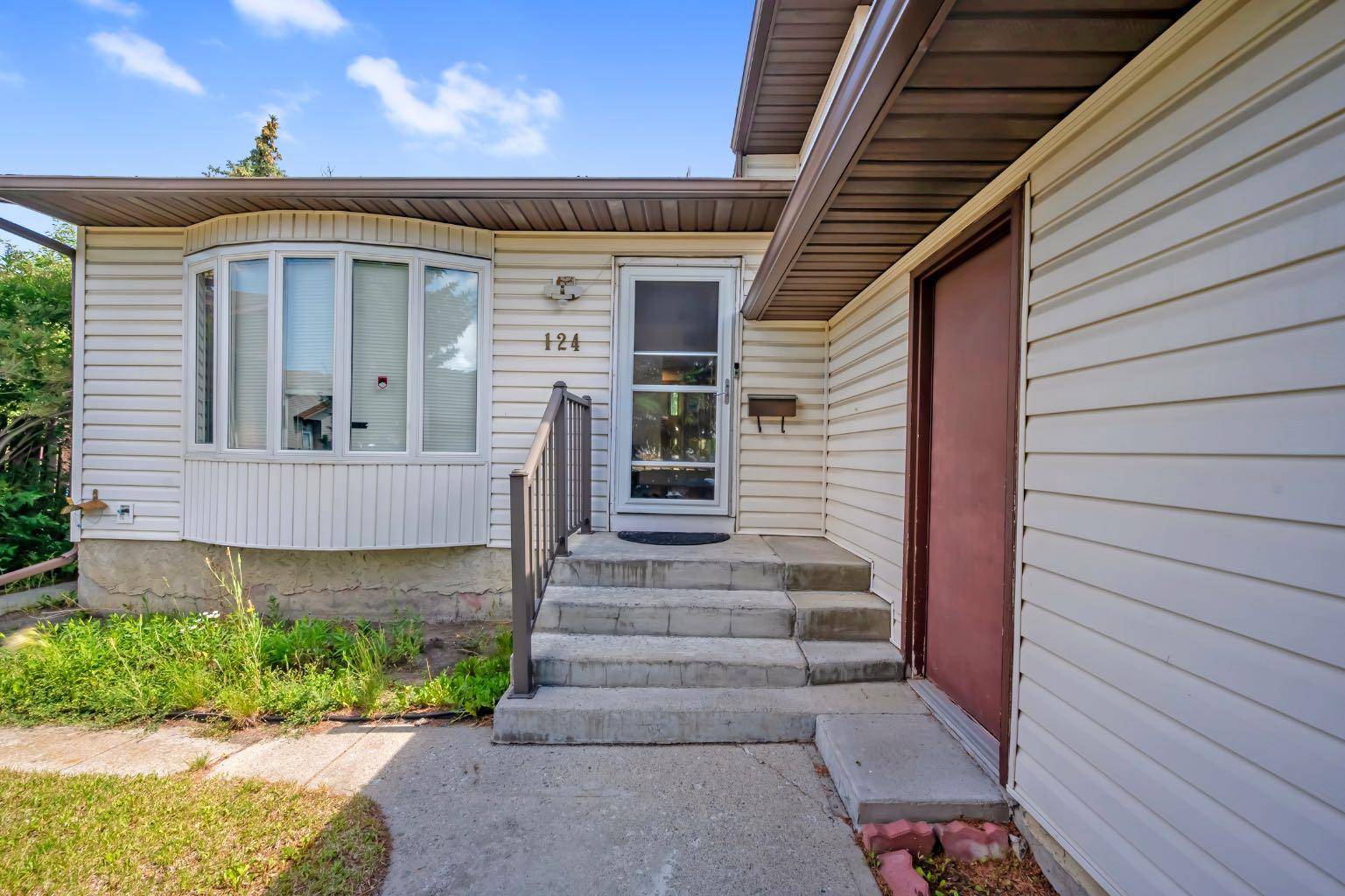 Calgary, AB T1Y 5X8,124 Whiteram Close NE