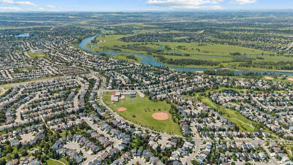 Calgary, AB T2Z 3B4,139 Douglasdale PT Southeast