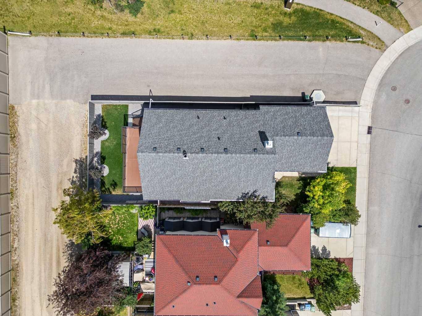 Calgary, AB T3G 4L7,207 Arbour Butte RD NW