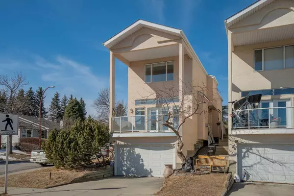 5503 Strathcona HL SW, Calgary, AB T3H 1S2