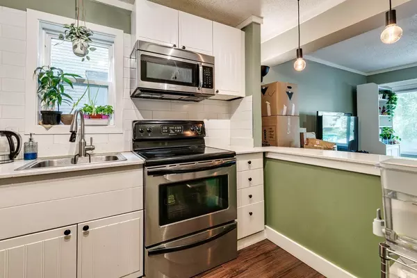 Calgary, AB T2T 3N1,1717 12 ST Southwest #203