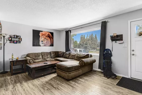 Grande Prairie, AB T8V0G1,9825 91 AVE