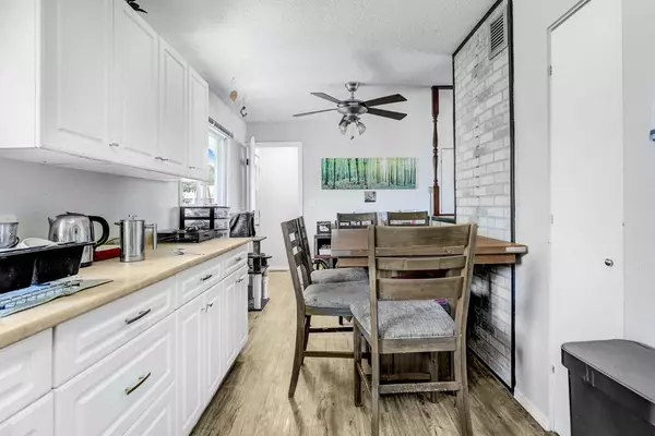 Grande Prairie, AB T8V0G1,9825 91 AVE
