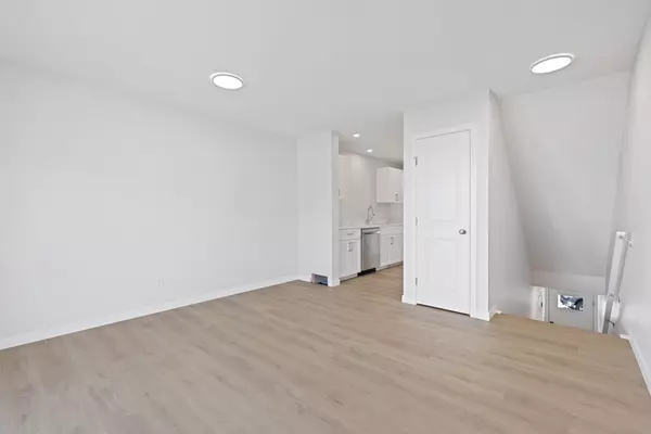 Didsbury, AB T0M0W0,13 Park LN