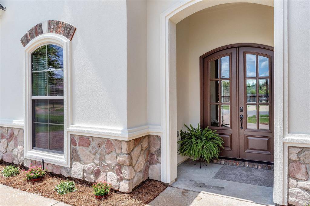 Benton, LA 71006,285 Danielle Drive