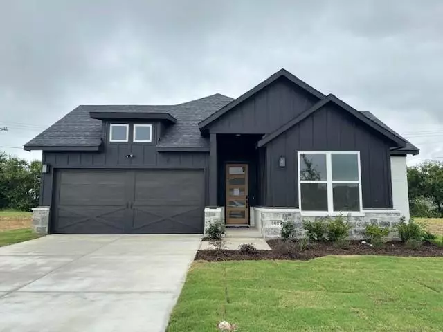 808 Tesslynn Avenue, Godley, TX 76044