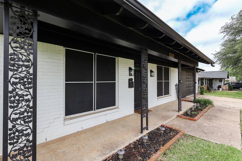 225 Hallbrook, Fort Worth, TX 76134