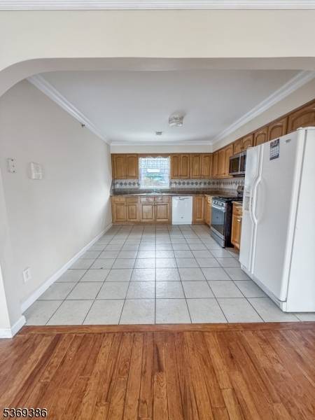 Newark City, NJ 07107,651 N 9Th St #3