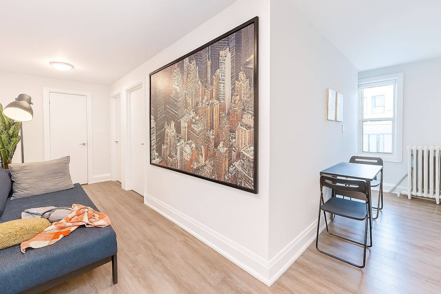 595 St Clair AVE W #1, Toronto C02, ON M6C 1A3