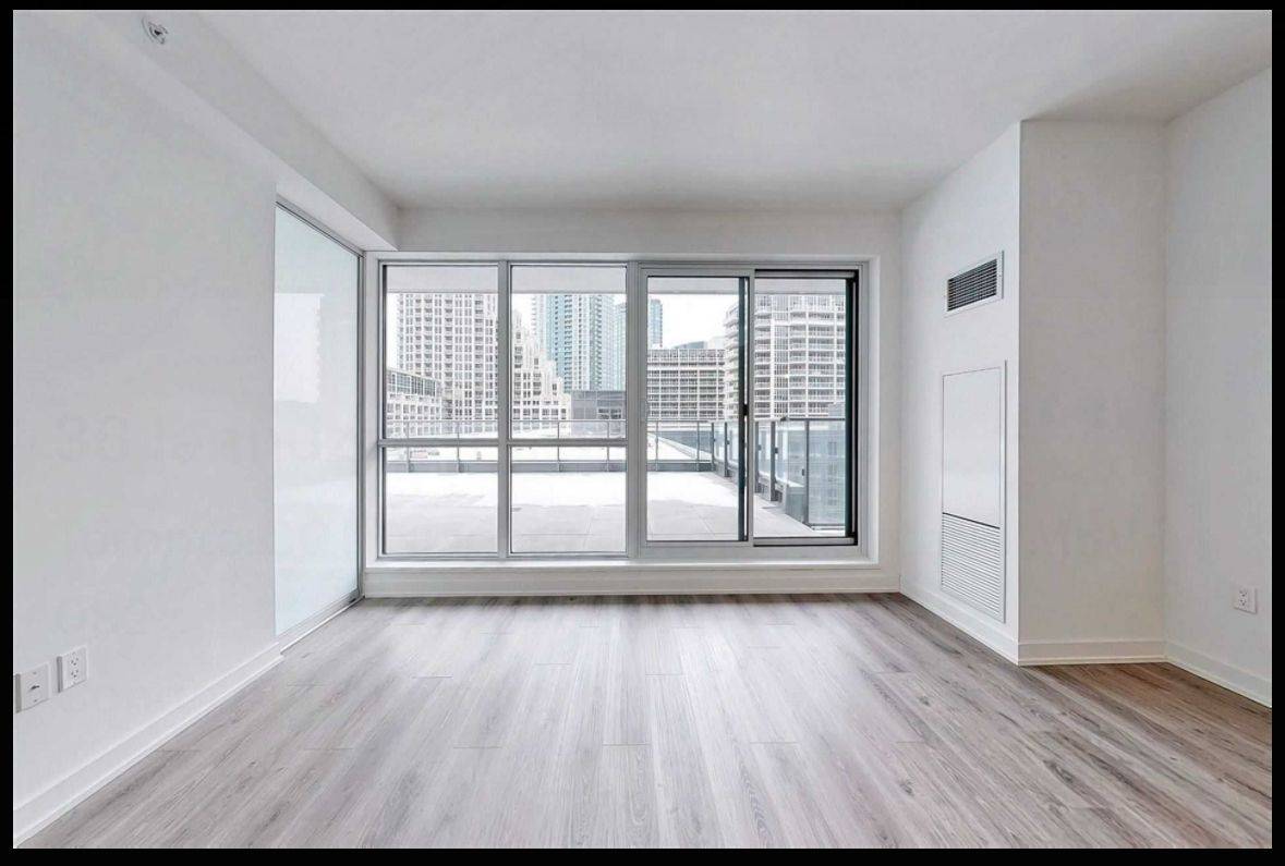 Toronto C01, ON M5V 0S2,38 Iannuzzi ST #812