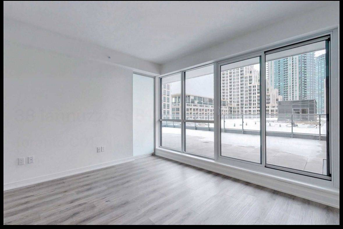 Toronto C01, ON M5V 0S2,38 Iannuzzi ST #812