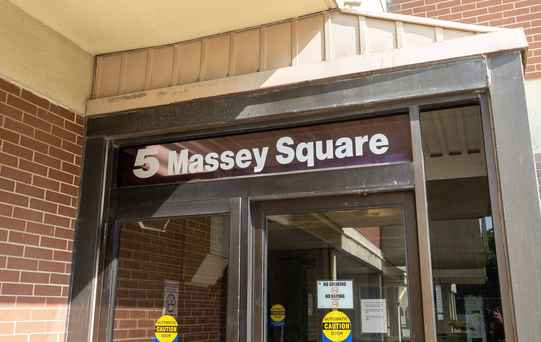 Toronto E03, ON M4C 5L6,5 Massey SQ #2910