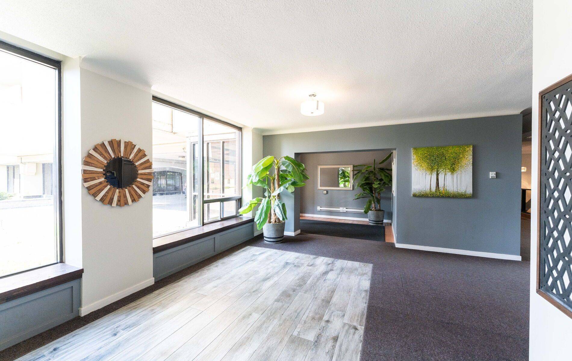 Toronto E03, ON M4C 5L6,5 Massey SQ #2910