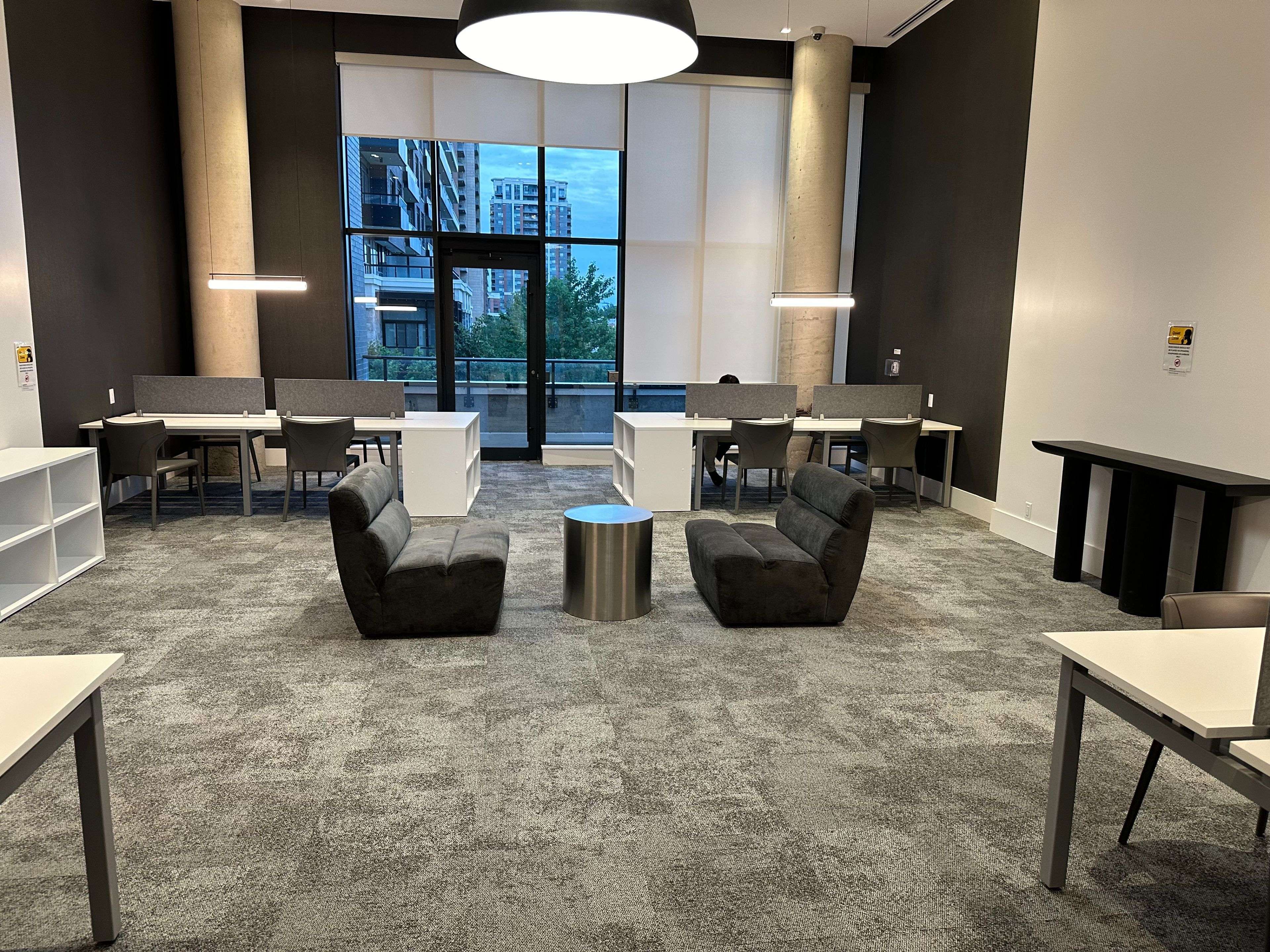 38 Water Walk DR #828, Markham, ON L3R 6M8