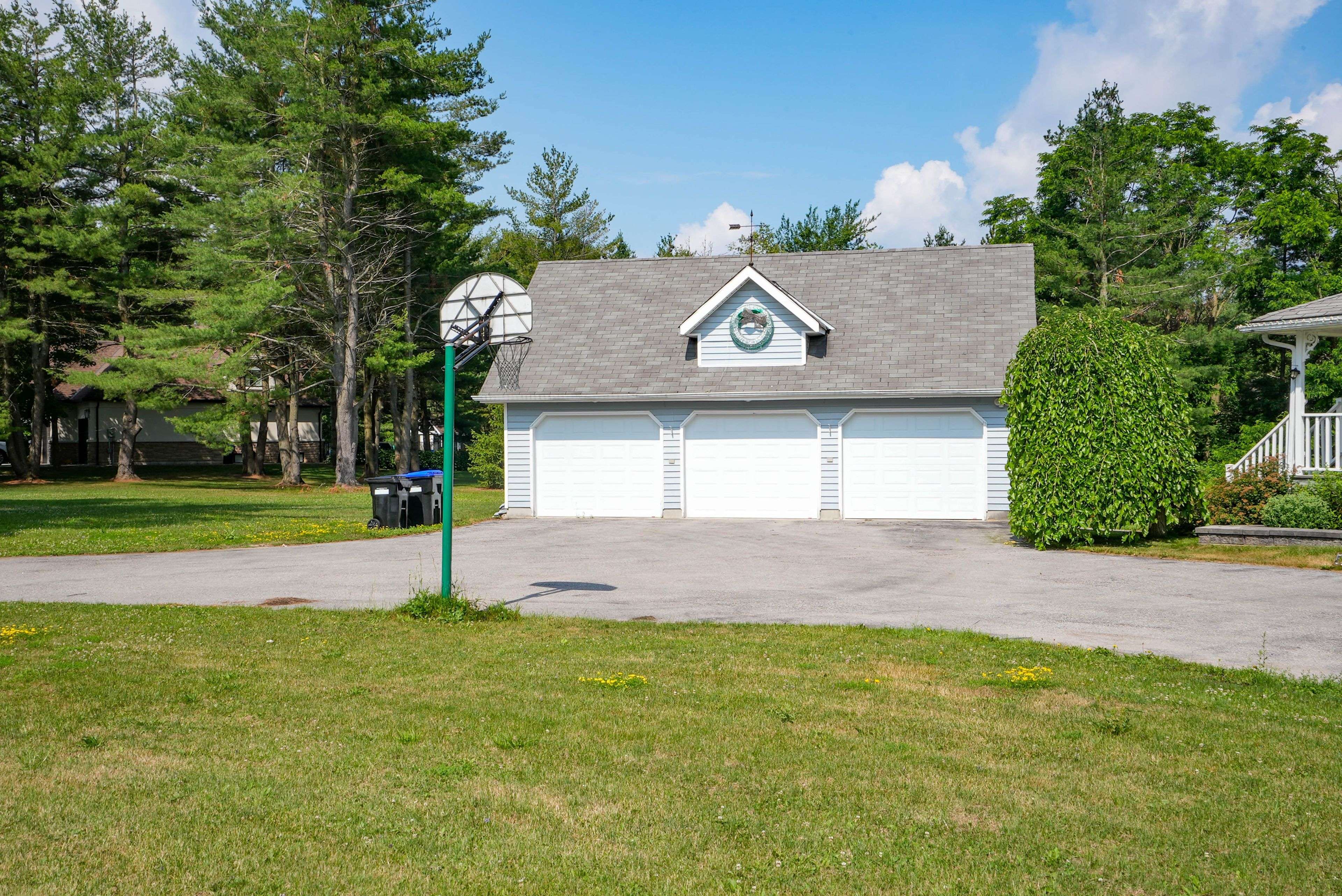 Innisfil, ON L9S 1X3,1946 Wilkinson ST