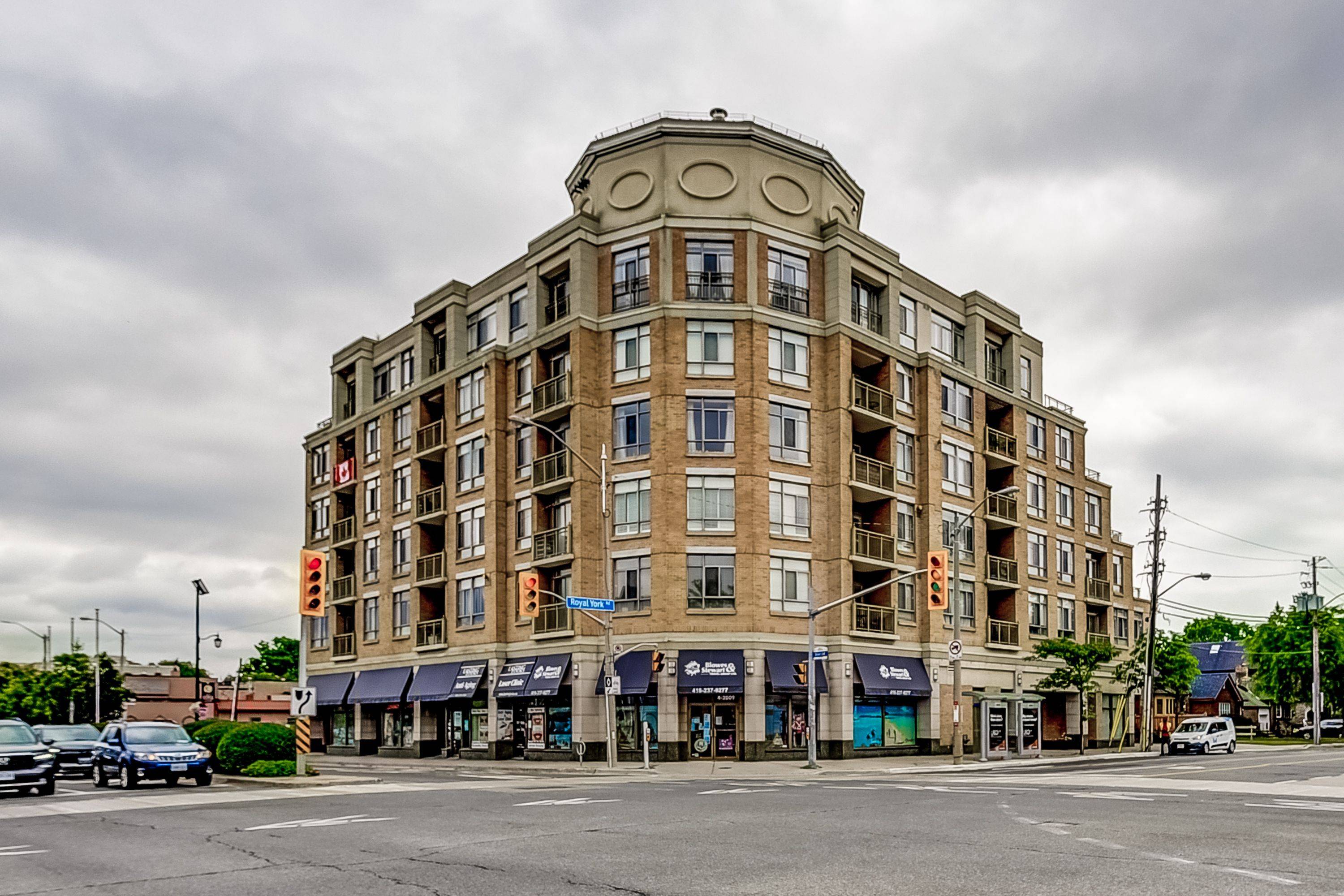 935 Royal York RD #208, Toronto W07, ON M8Y 4H1