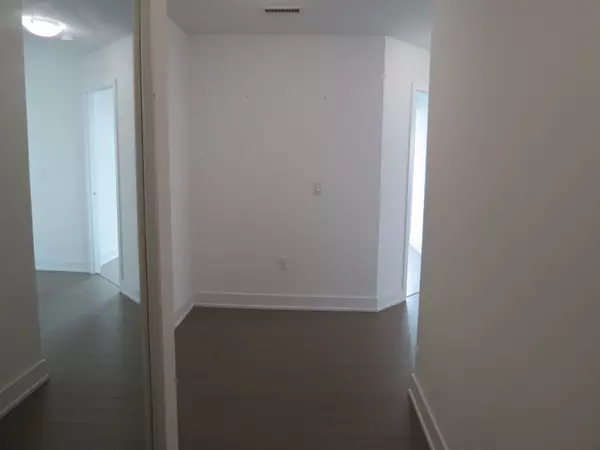 Toronto W06, ON M8V 1A1,20 Shore Breeze DR #3704