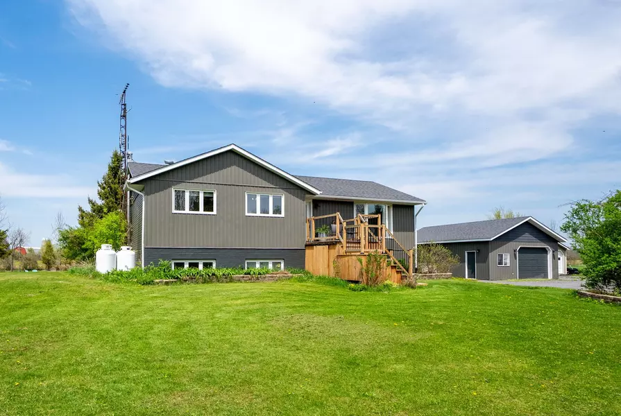 4239 County Rd 11 RD, South Stormont, ON K7R 3L2