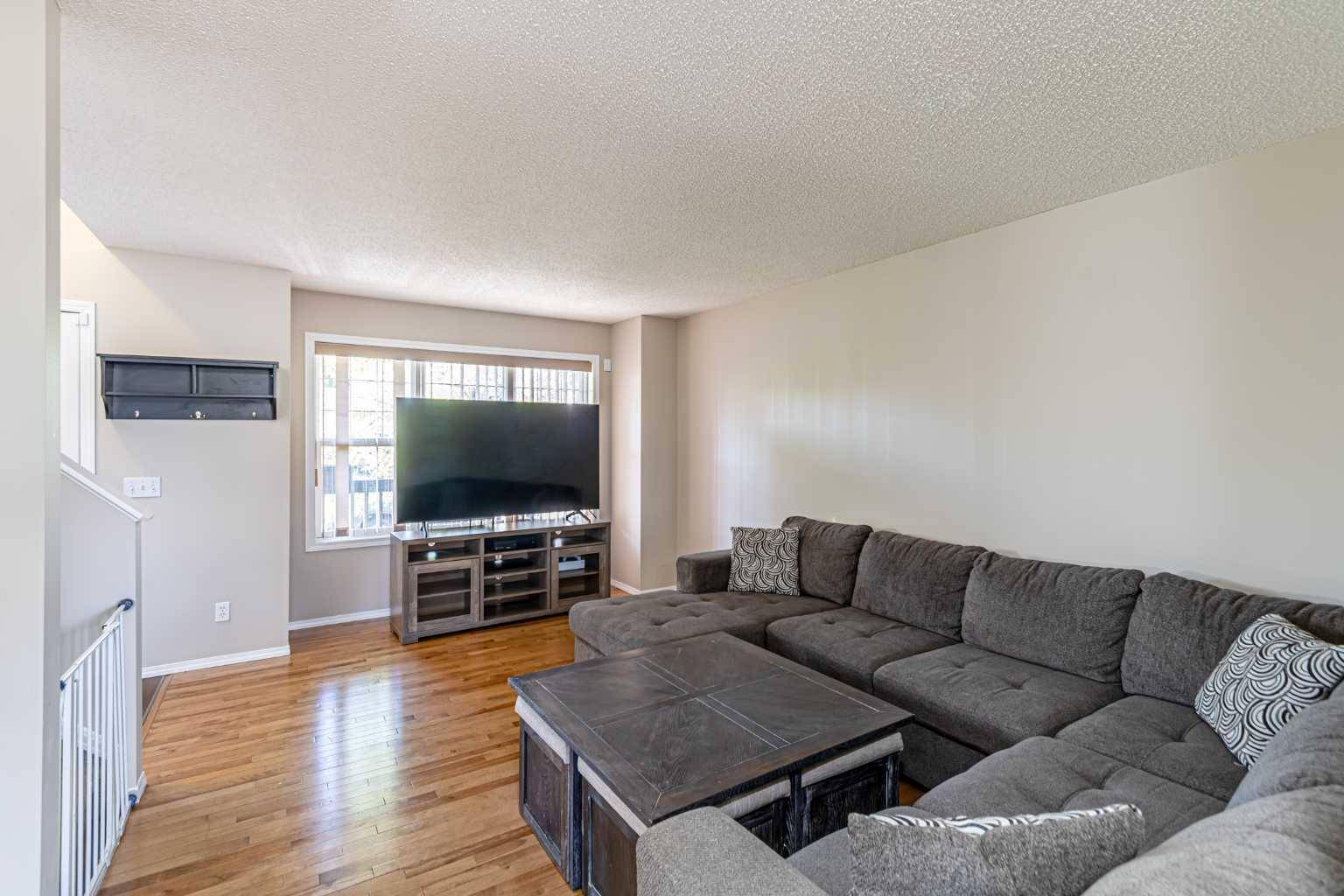 Calgary, AB T3K 6G2,112 Covepark Rise NE